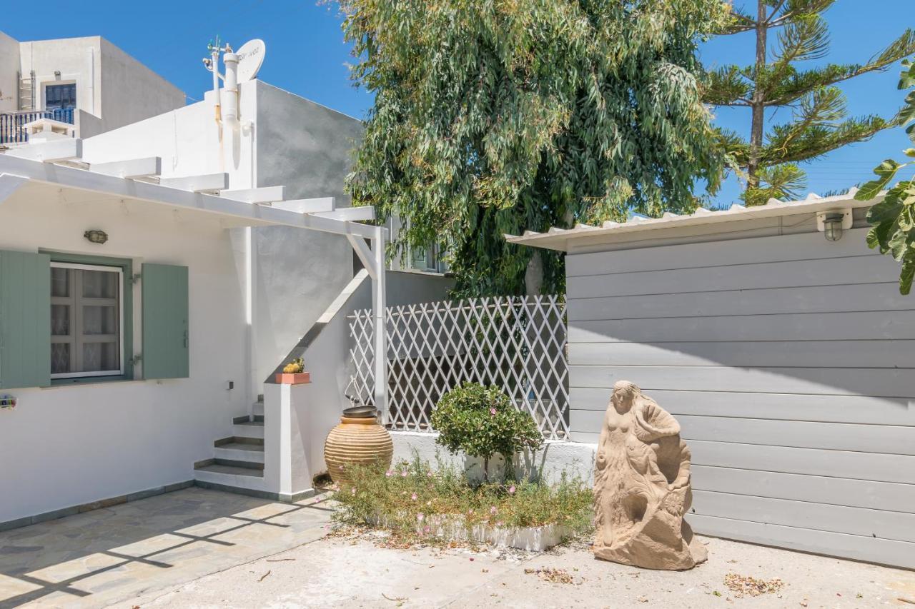 Lina And Babis' * Adamantas (Milos)